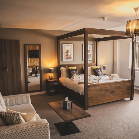 Crossways Wells Exterior foto A bedroom at The Old Vicarage Hotel