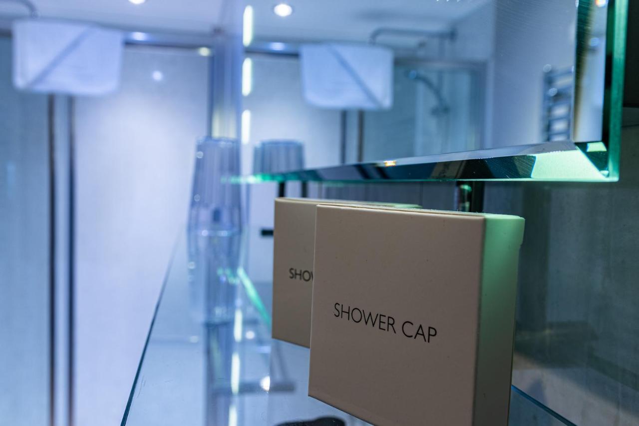 Crossways Wells Exterior foto Shower cap