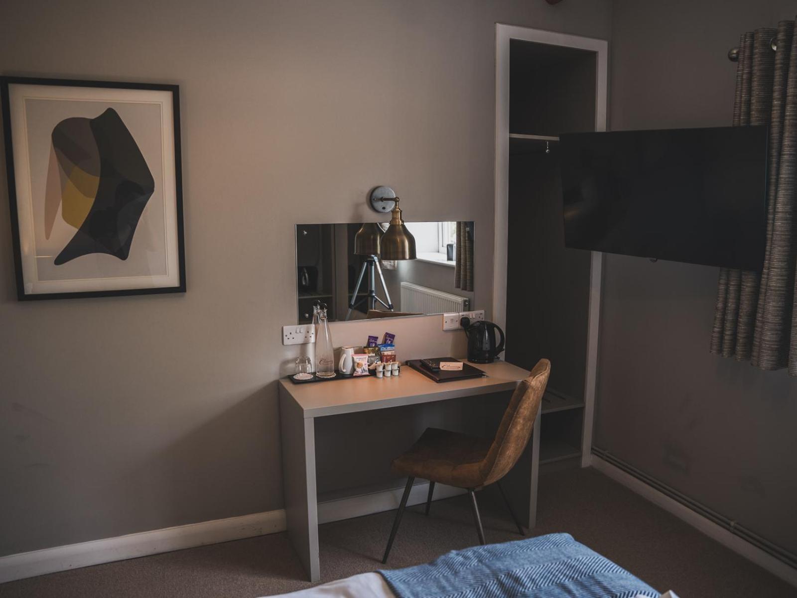 Crossways Wells Exterior foto A room at the hotel