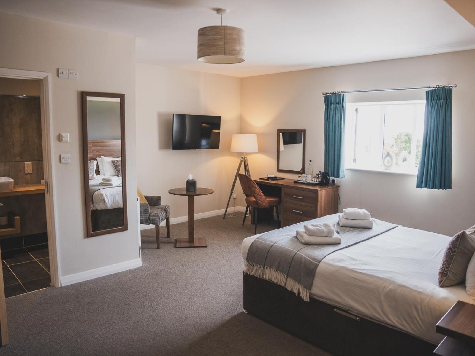 Crossways Wells Exterior foto A bedroom at the hotel