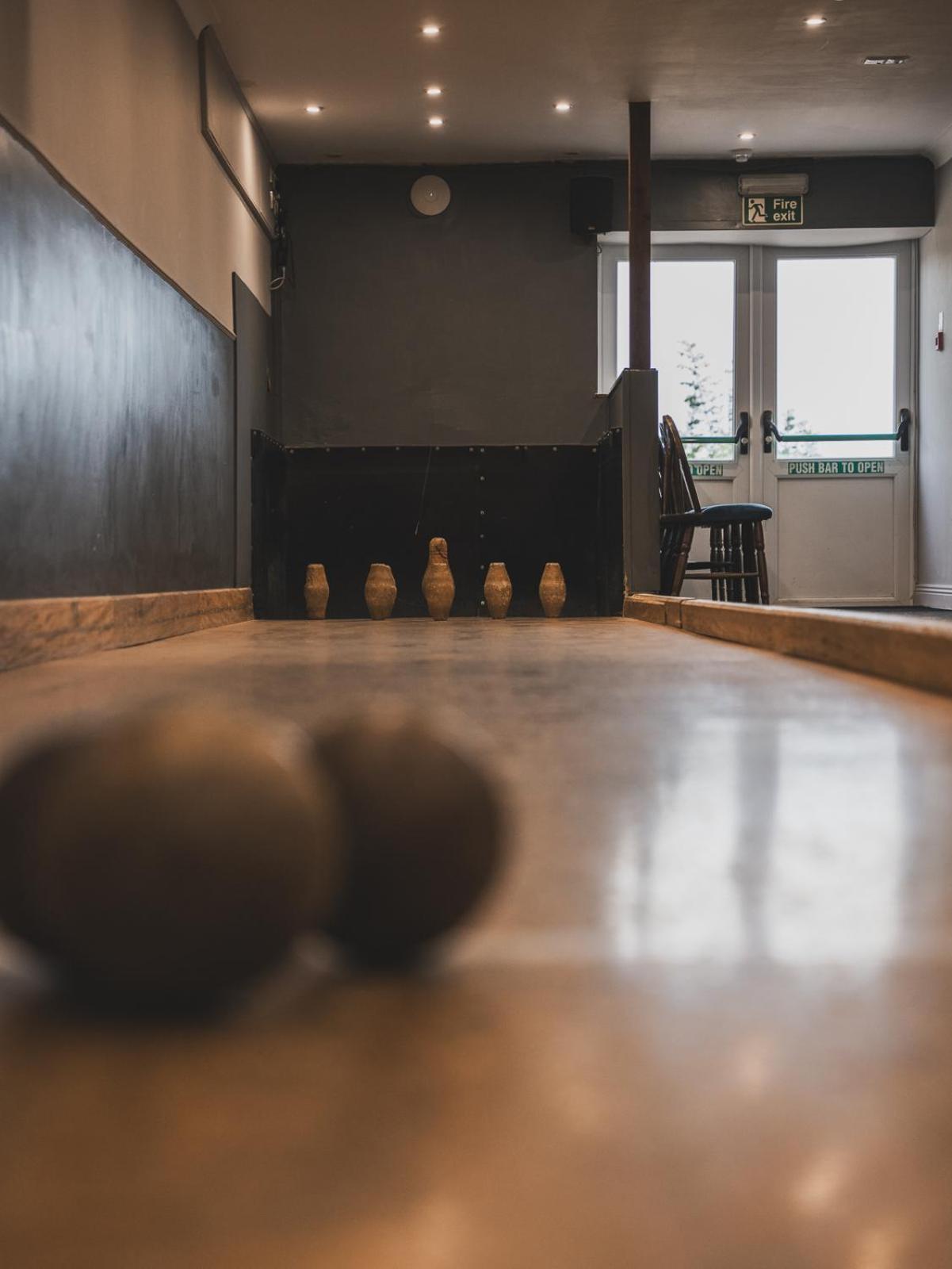 Crossways Wells Exterior foto A bowling alley