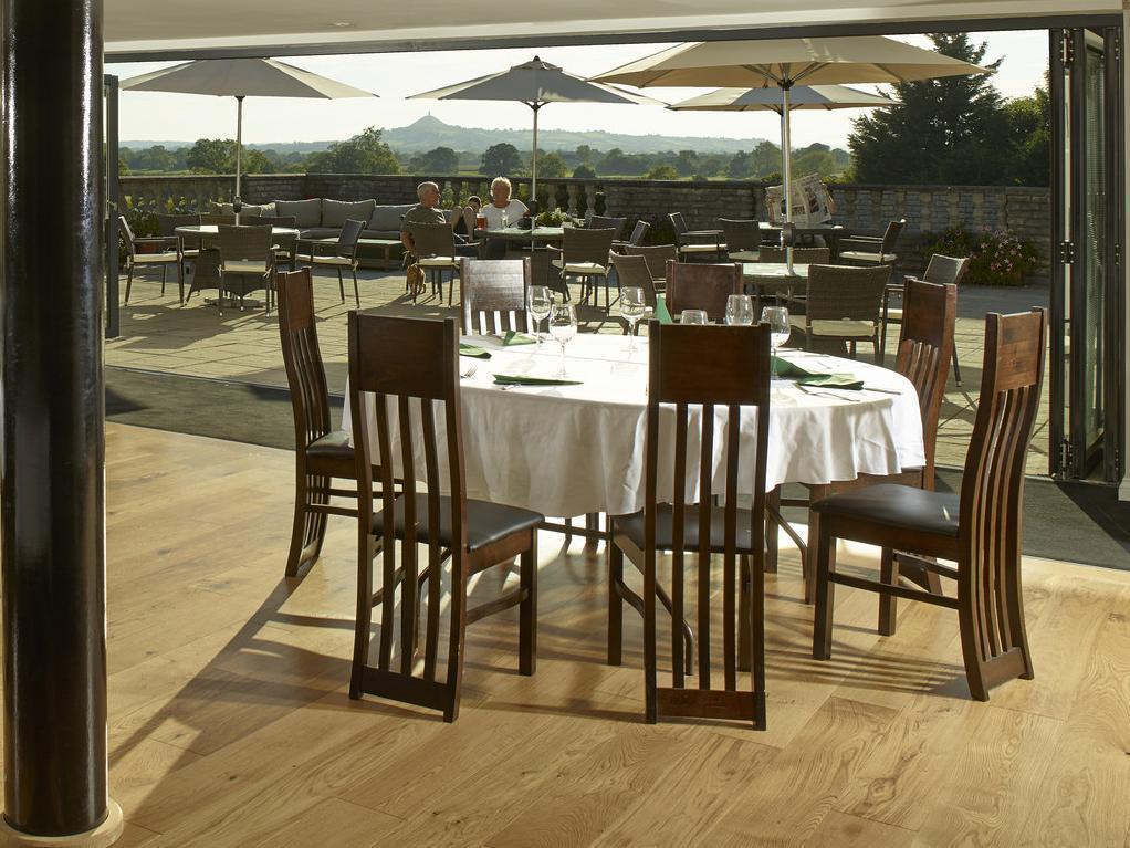 Crossways Wells Exterior foto The restaurant at the River Café